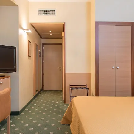 Ognina 3*